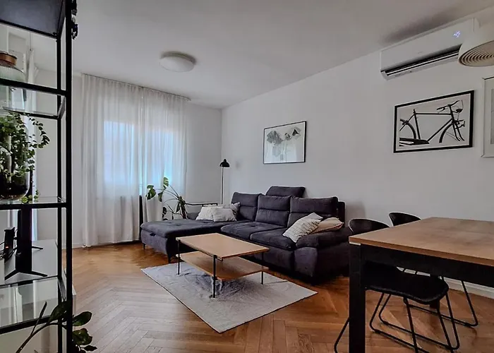 J&V Apartment