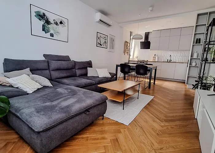 J&V Apartment